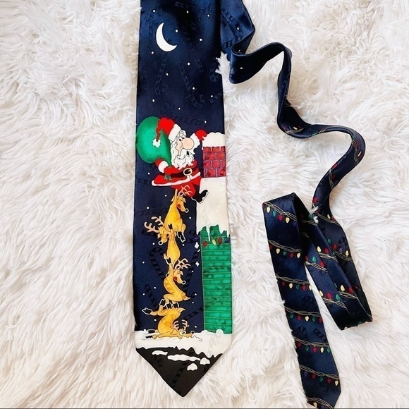 Hallmark Yule Tie Greetings Tie Silk Santa Reindeer Presents Rooftop Chimney - Picture 4 of 11